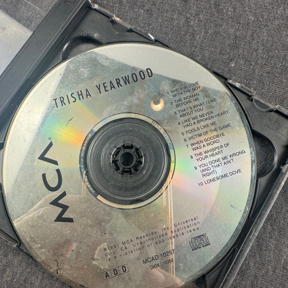 Lot of 2 Country CDs Trisha Yearwood Self Titled & Aaron Tippin Call of the Wild